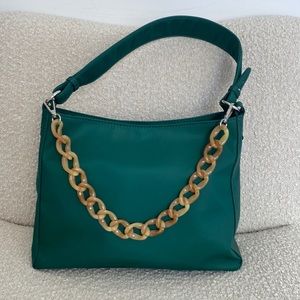 hvisk bag with chain